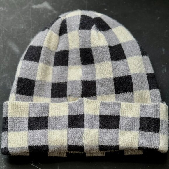 Steve Madden Black, White and Grey Checkered Beanie NWOT - Picture 2 of 5
